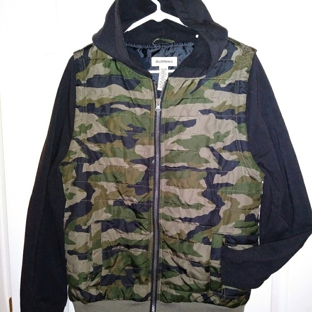 Camo VestStyled Hoodie